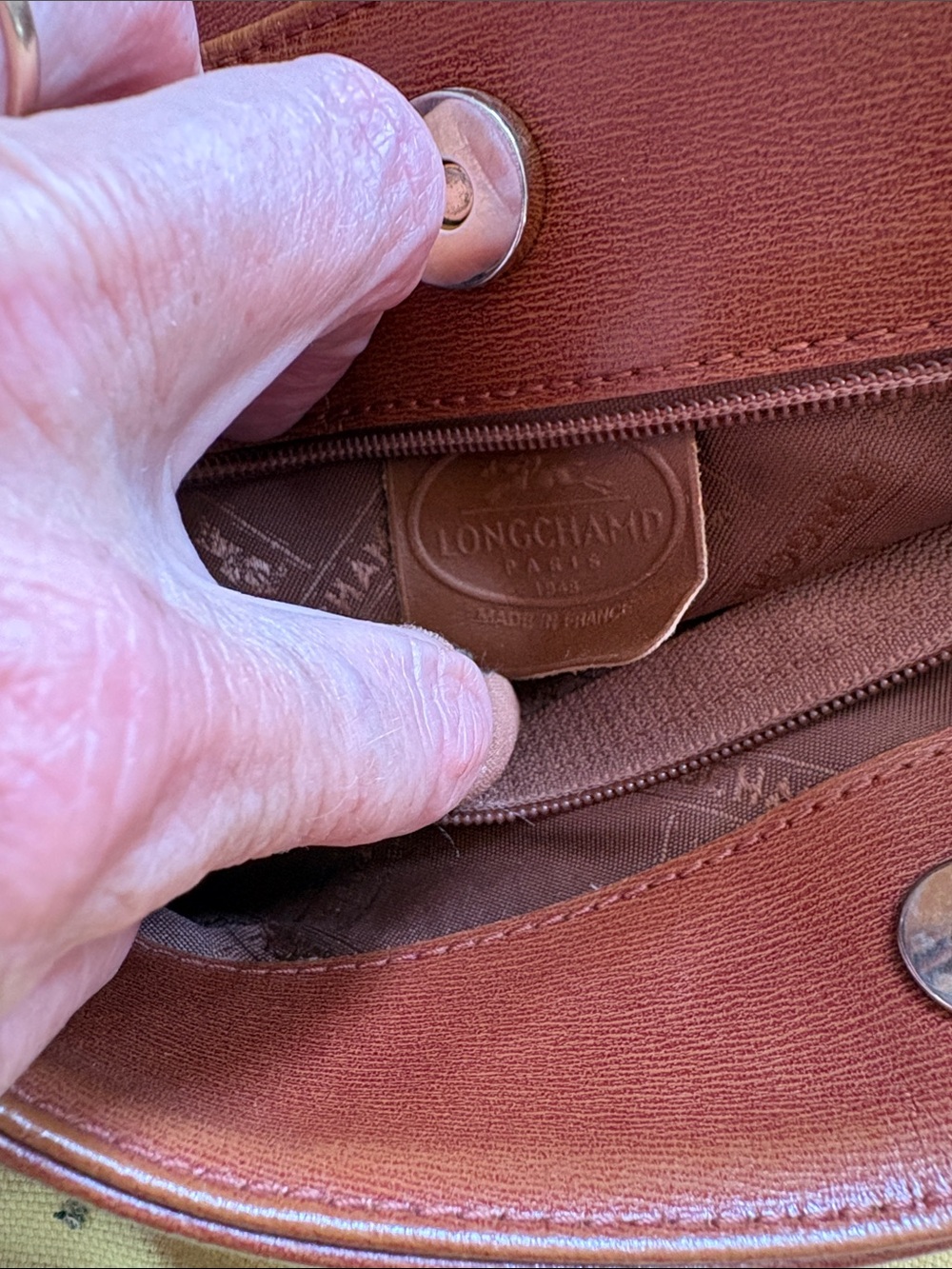 Longchamp Vintage Roseau Cognac Leather Shoulder Bag with Toggle Closure - Picture 5 of 7